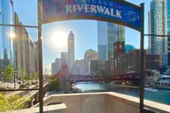 Chicago Magnificent Mile Walking Tour thumbnail 6