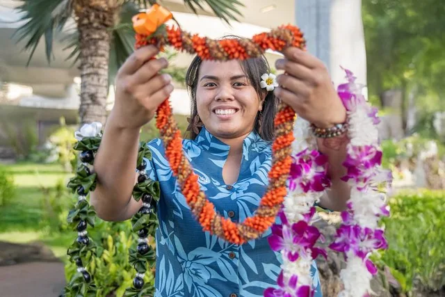 Honolulu Airport Custom Lei Greeting - Image 1