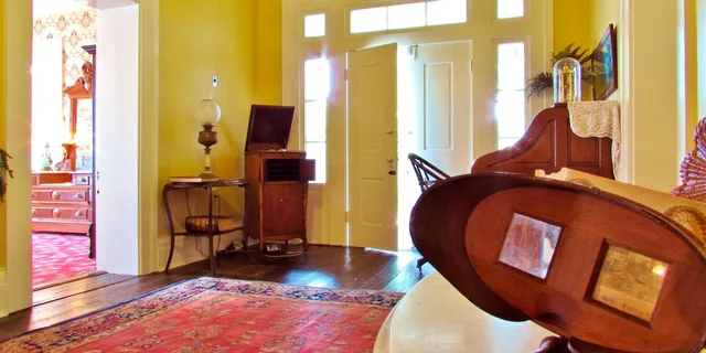 Austin Neill-Cochran House Museum Tour - Image 4