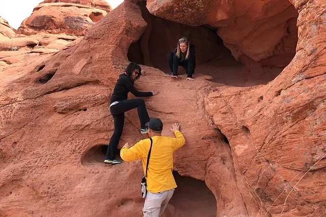 Las Vegas Valley of Fire Hiking Tour - Image 6