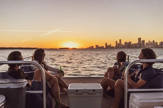 Miami Sunset Cruise Around Celebrity Mansions 60 min - Image 1