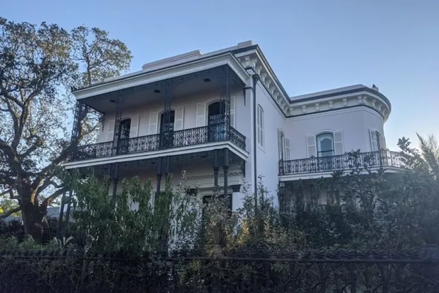 New Orleans Garden District Walking Tour - Image 4