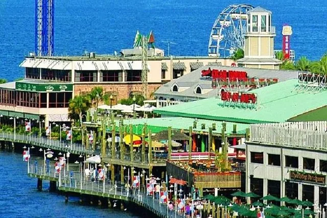 Kemah Boardwalk Day Trip Dining Experience 4 hr - Image 1