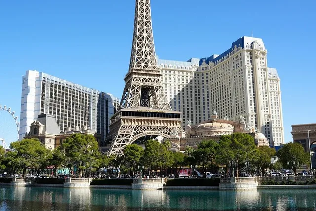 Las Vegas Eiffel Tower Private Tour 2 hr - Image 5