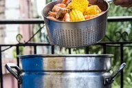 New Orleans Shrimp Boil Experience in French Quarter thumbnail 1