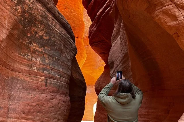 Kanab Slot Canyon Photography Tour - Image 2