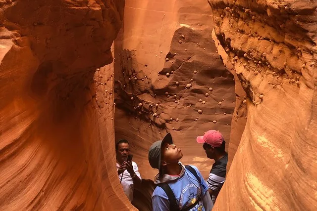 Antelope Canyon Hiking Tour - Image 6