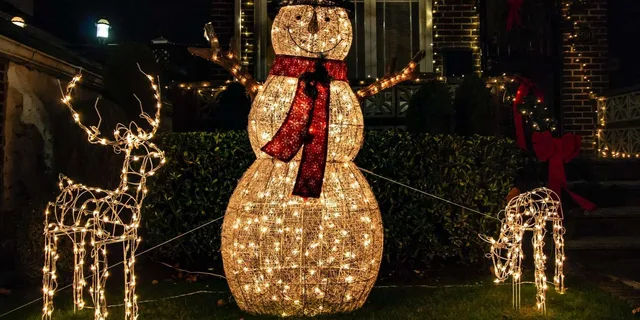 New York Dyker Heights Christmas Lights Tour - Image 1