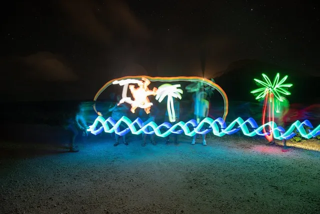 Honolulu Light Painting Experience at Sunset - Image 4