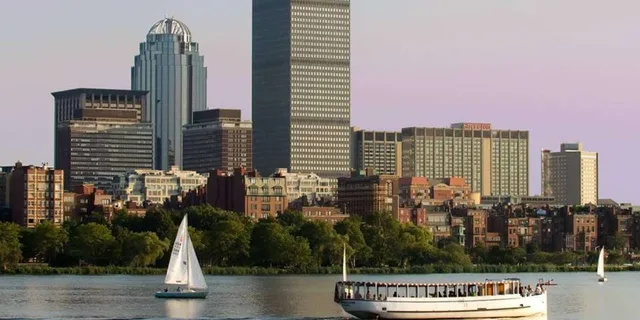 Boston Charles River Sightseeing Cruise - Image 4