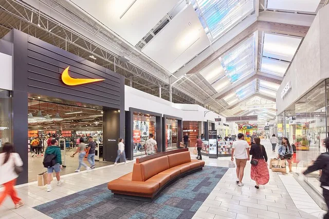 Sawgrass Mall Private Transfer - Image 3