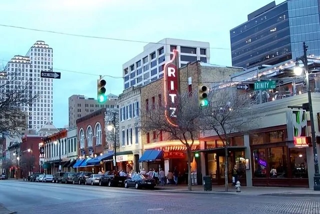 Austin Walking Tour of Must-See Attractions - Image 5