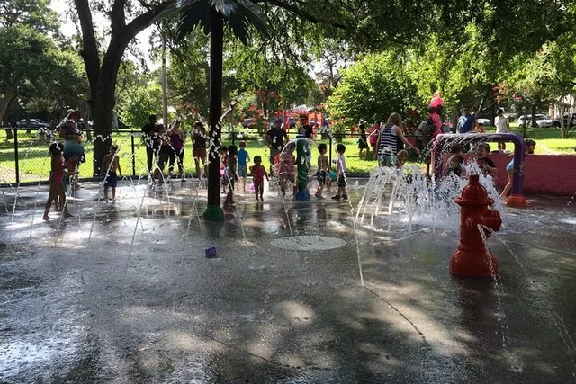 Austin Splash Pad E-Bike Tour 3 hr - Image 1