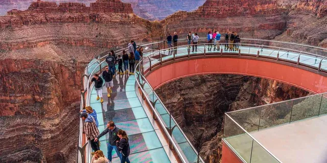 Las Vegas Grand Canyon and Hoover Dam Small Group Tour - Image 1