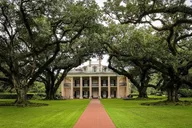 New Orleans Plantation Tour: Oak Alley and Laura thumbnail 1