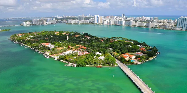 Miami Biscayne Bay Celebrity Homes Cruise 1.5 hr - Image 4
