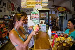 Oahu Private Island Tour: Waikiki, North Shore, Dole Plantation