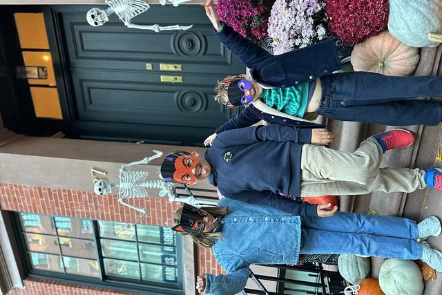 New York French Halloween Tour - Image 2