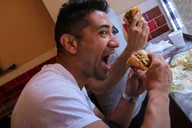 Chicago Loop Food Tour with Deep Dish Pizza thumbnail 3