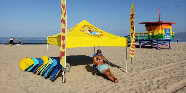 Santa Monica Surf Lesson - Image 4
