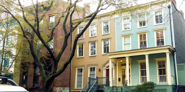 New York Home Alone Filming Locations Tour - Image 3