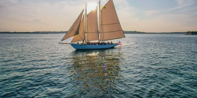 Portland Sunset Windjammer Cruise - Image 3