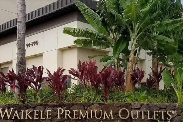 Waikiki Waikele Outlet Shopping Shuttle - Image 6