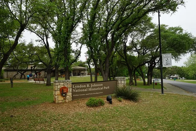 San Antonio Texas Hill Country Tour - Image 2
