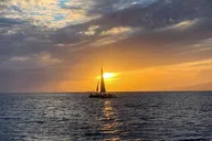 Waikiki Sunset Cocktail Cruise thumbnail 3