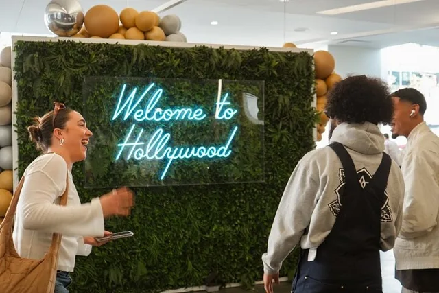 Los Angeles Celebrity Homes and Hop-On Hop-Off Tour - Image 3