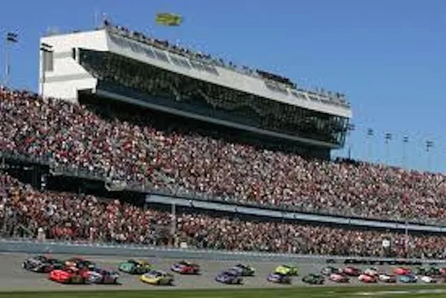 Daytona NASCAR Daytona 500 with Transportation - Image 5