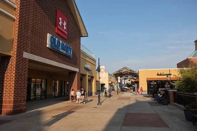 Philadelphia Shopping Tour to Outlets - Image 1