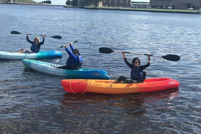 Milwaukee Kayak Rental - Image 6