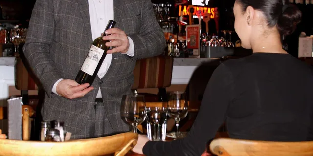 New York City Wine Tasting and Classic Car Tour - Image 2
