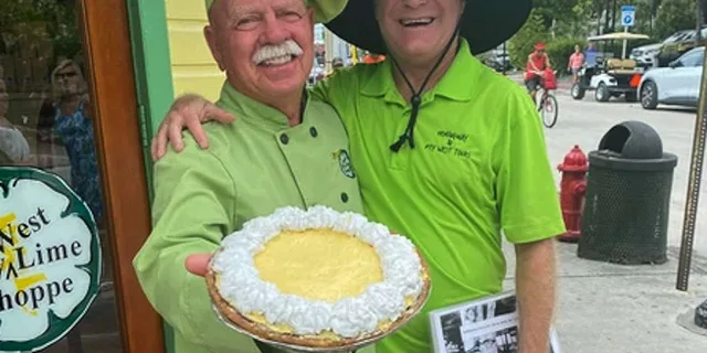 Key West Jimmy Buffett Walking Tour with Key Lime Pie - Image 1