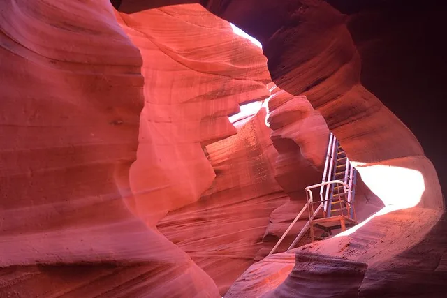 Page Antelope Canyon and Horseshoe Bend Hiking Tour - Image 5