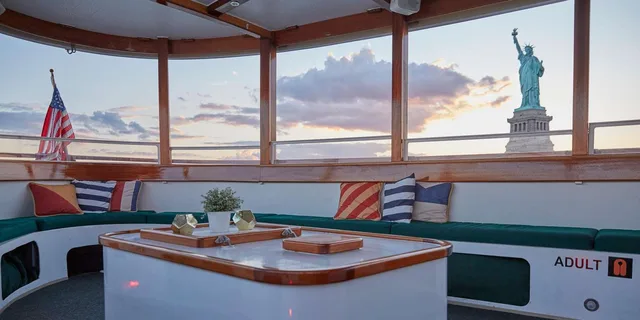 New York City Day Cruise on Small Yacht - Image 3