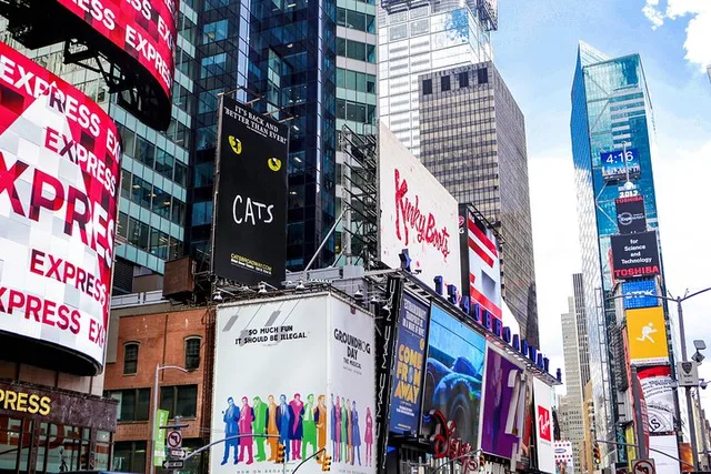 New York City Broadway and Times Square Tour with Theater Professional - Image 4