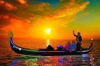 Waikiki Gondola Cruise with Lei and Drinks 1 hr