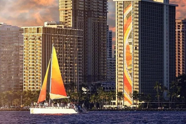 Waikiki Beach Catamaran Cocktail Sail at Sunset - Image 2