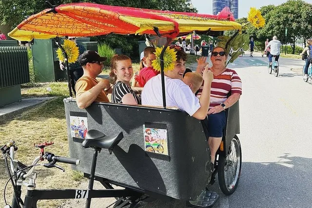 Chicago Pedicab History Tour - Image 3