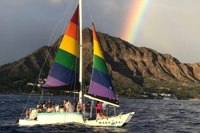 Honolulu Catamaran Sail at Sunset 90 min - Image 4