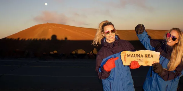 Hilo Mauna Kea Summit Sunset & Stargazing Experience - Image 3