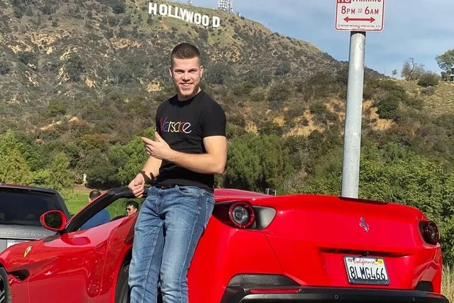 Los Angeles Ferrari Driving Tour to Hollywood Sign - Image 6