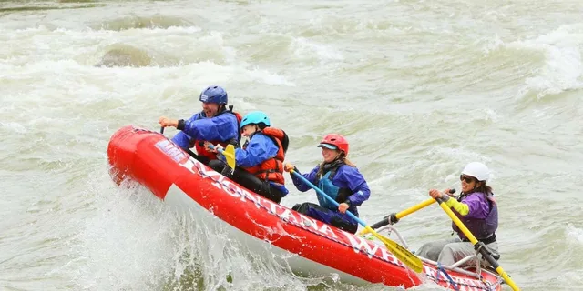 Gardiner Whitewater Rafting on the Yellowstone River - Image 3