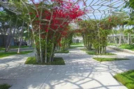 Miami Beach Mall Experience thumbnail 6