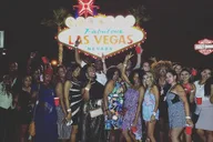 Las Vegas Club Crawl with Party Bus Experience thumbnail 5