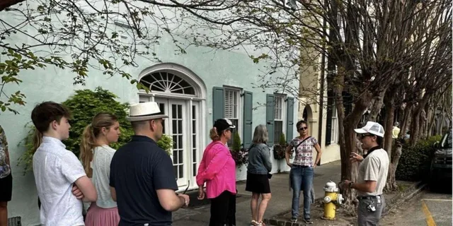 Charleston Walking Tour of South of Broad and Battery - Image 4