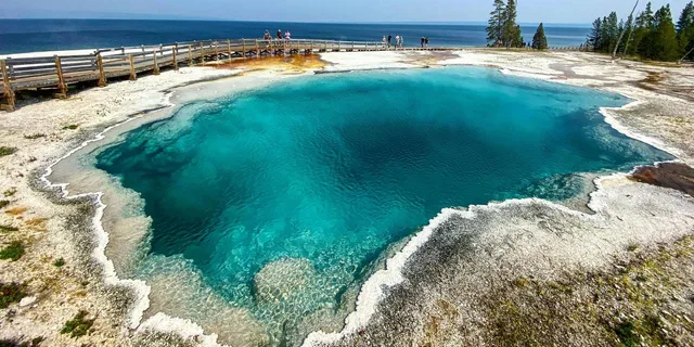 Salt Lake City Yellowstone & Grand Teton Tour 4-Day - Image 6