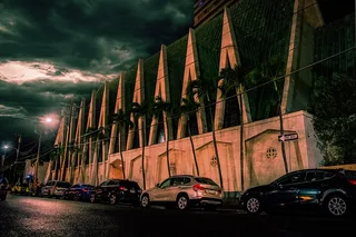 Waikiki Ghost Tour: Torches & Terrors 1 hr